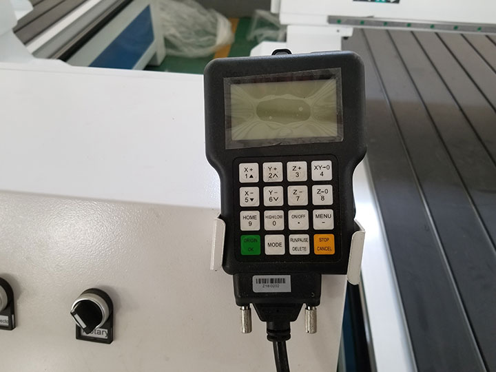 全自動 4x8 Stone數控墓碑機