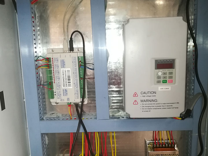 全自動 4x8 Stone數控墓碑機