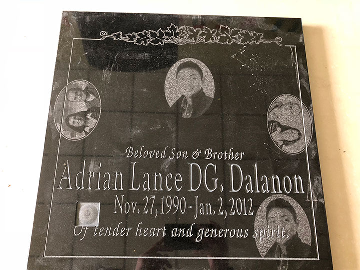 多用途石材數控機用于墓碑、紀念石和墓碑工程