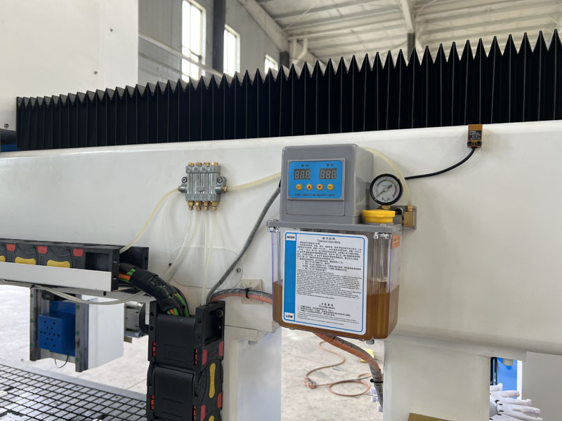 四軸數控木工銑機自動潤滑