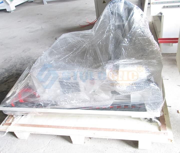 小型企業(yè)迷你桌面數(shù)控雕刻機內包裝