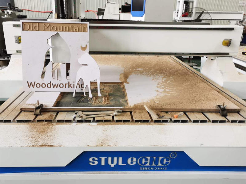 用于木工項目的數控銑床 用于木工項目的數控銑床