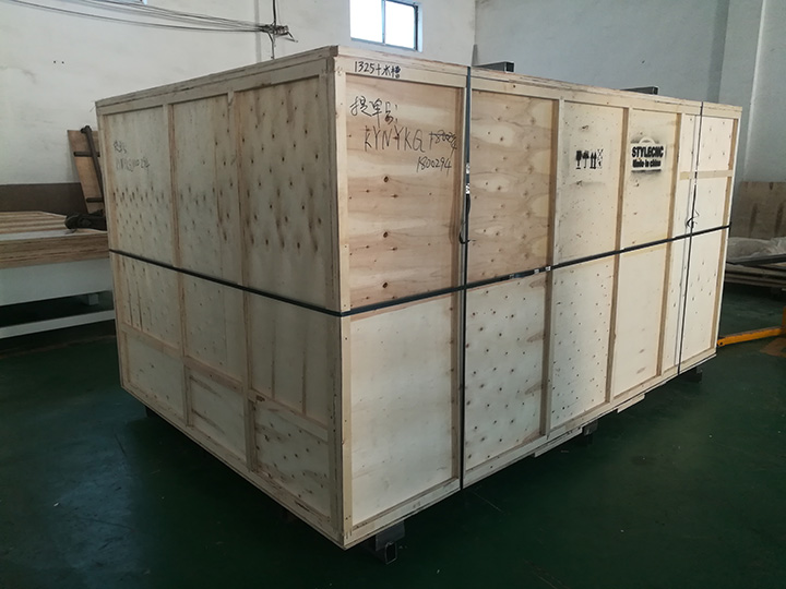 1325數(shù)控雕刻機帶4軸旋轉(zhuǎn)工作臺套裝