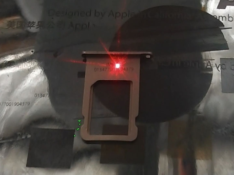 光纖激光雕刻機用于 iPhone 6s SIM 卡托上的 IMEI 標記 光纖激光雕刻機用于 iPhone 6s SIM 卡托上的 IMEI 標記
