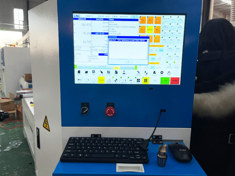 4x8 Linear自動換刀數控木工雕刻機出售