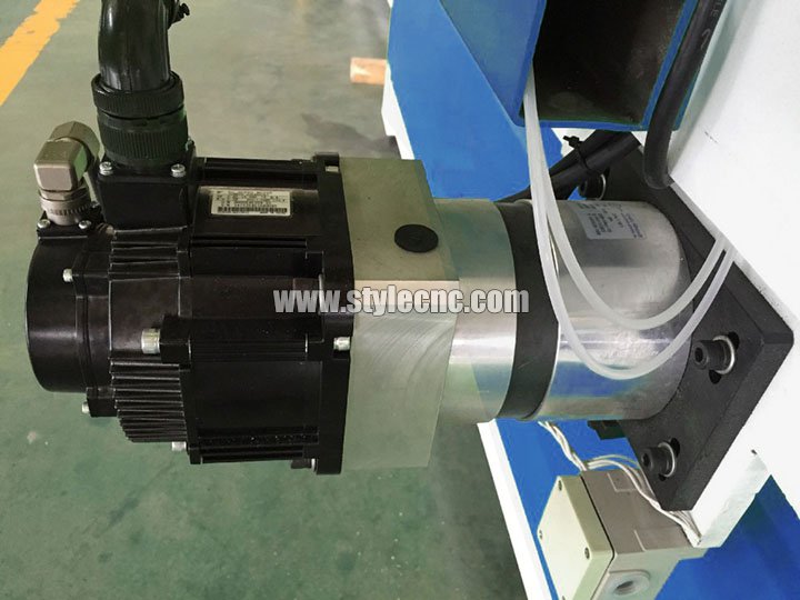 PTP數控家具銑削、切割、鉆孔雕刻機