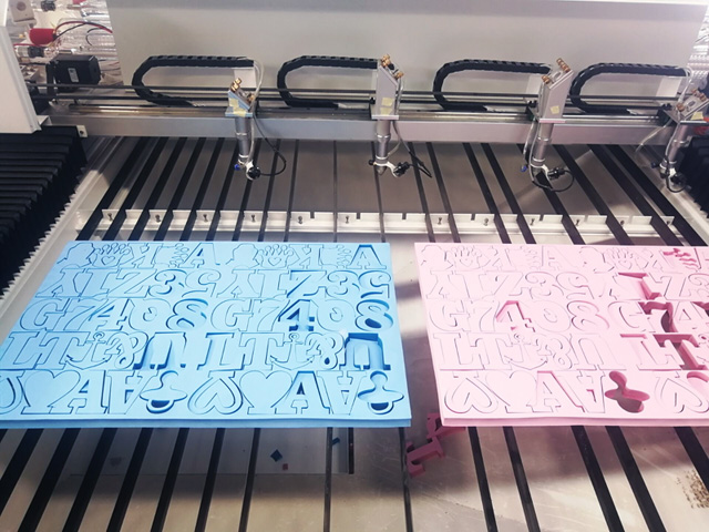 150W 美國多頭激光切割機