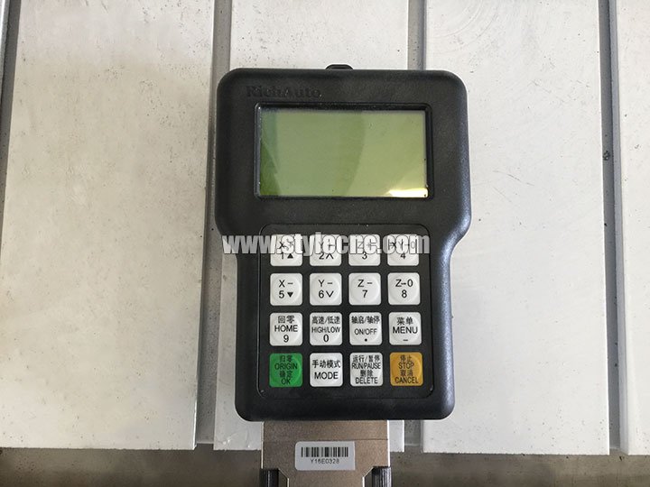 用于數(shù)控模具機的 DSP 控制器