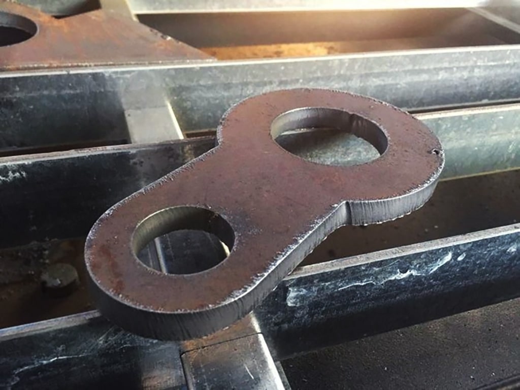 數控等離子切割生銹金屬零件