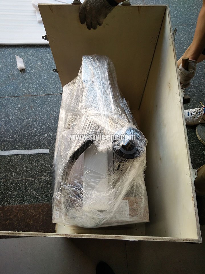 20W MOPA光纖激光打標機發往美國