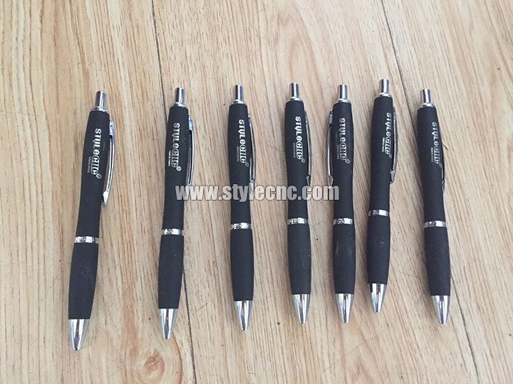 MOPA 激光打標機帶標記筆傳送帶 MOPA 激光打標機帶標記筆傳送帶