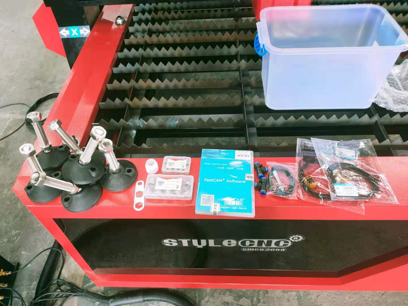 數控等離子切割工作臺機床發貨工具箱