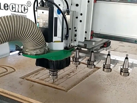 價(jià)格實(shí)惠的數(shù)控銑床套件，帶線性刀庫(kù)