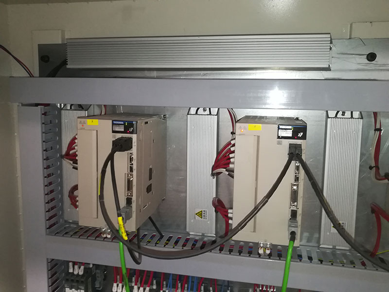 安川伺服驅(qū)動器