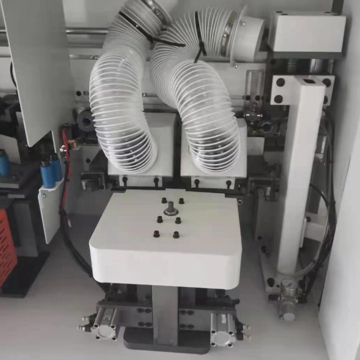 使用封邊機進行預銑削