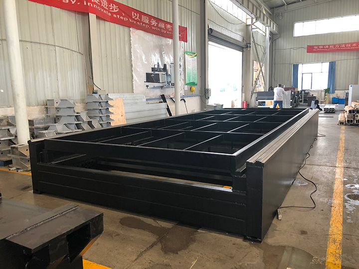 高剛性切割工作臺(tái) 高剛性切割工作臺(tái)