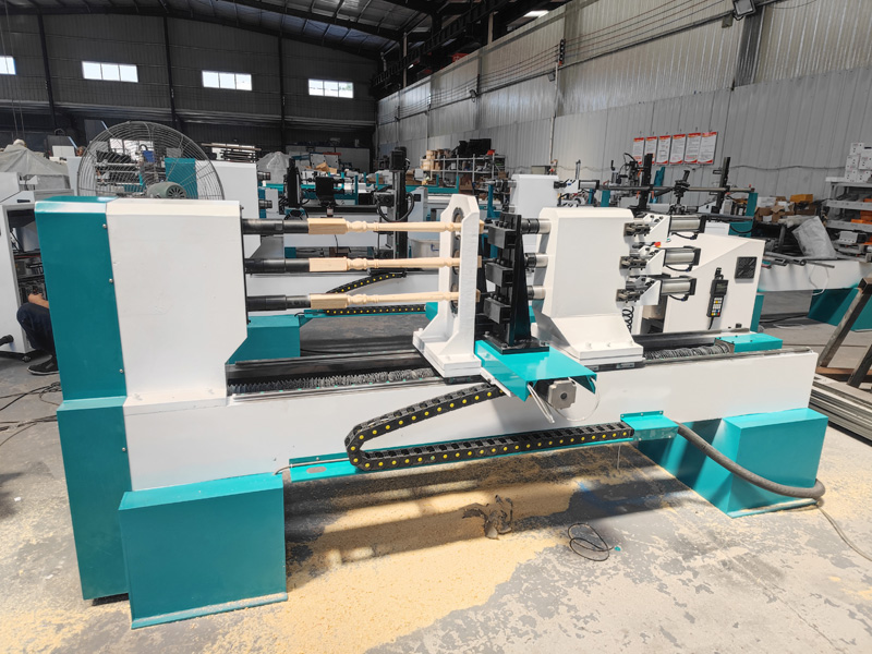 多軸數控仿形木工車床