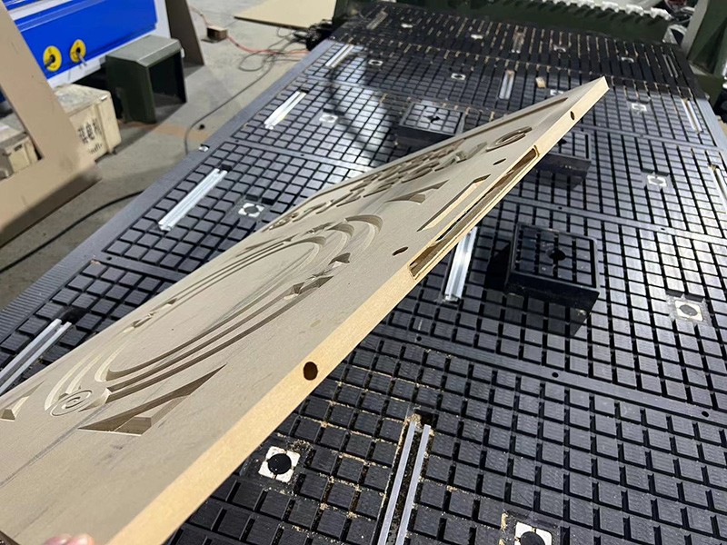 鉸鏈數控雕刻機