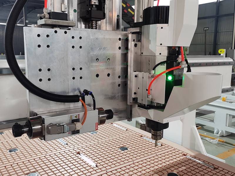 4x8 Linear自動換刀數控木工雕刻機出售