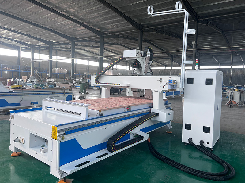 4x8 Linear自動換刀數控木工雕刻機出售