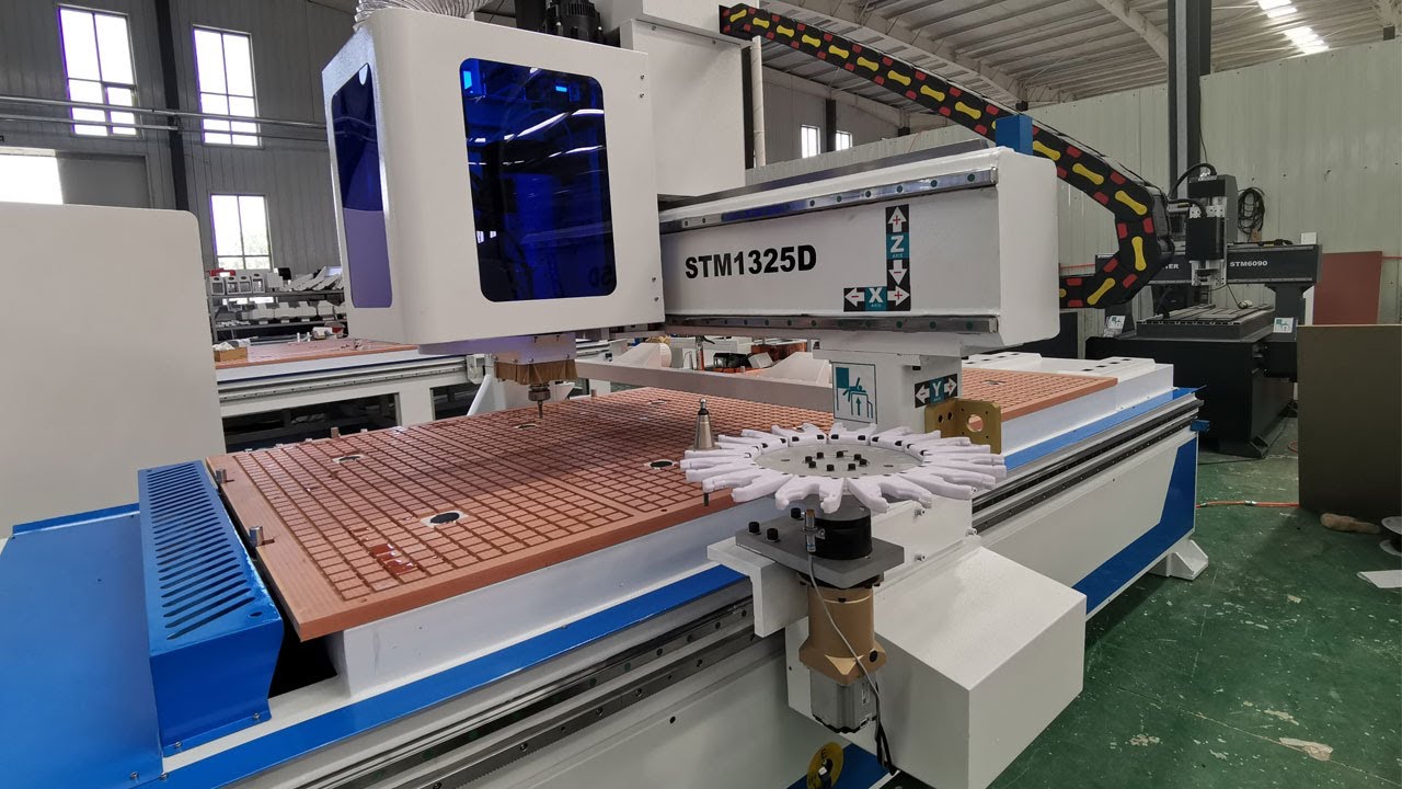 全自動 4x8木工數控機床(帶換刀裝置) 全自動 4x8木工數控機床(帶換刀裝置)