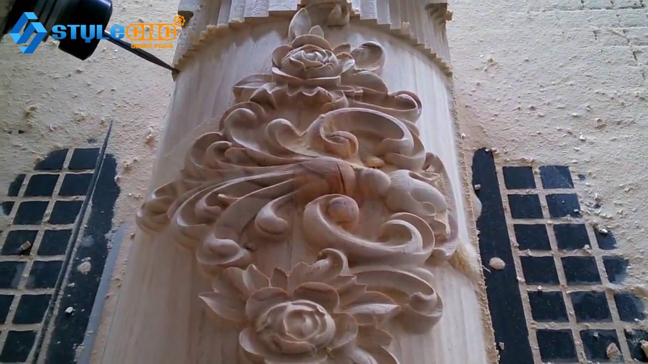 帶自動換刀裝置的4軸自動換刀數控銑床